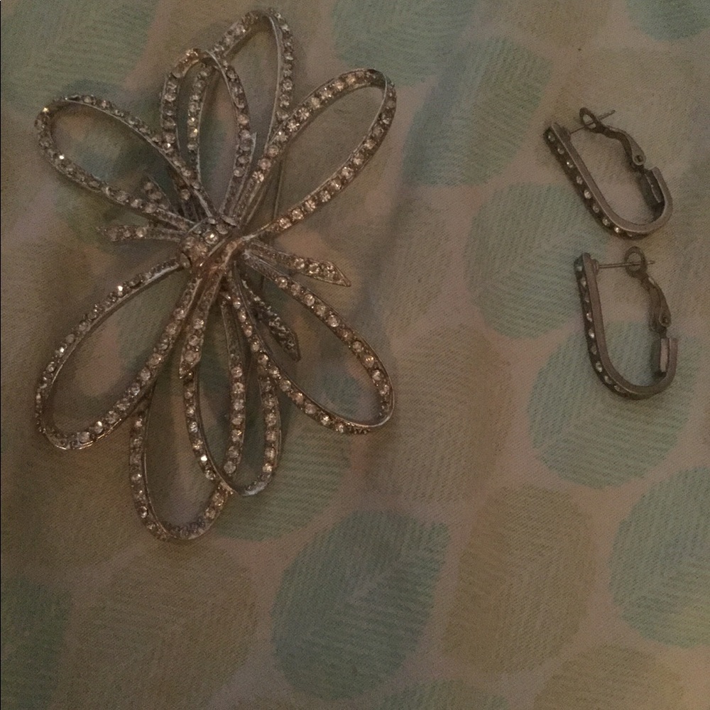 Vintage flower brooch and earrings